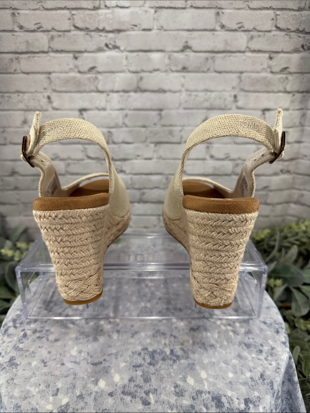 TOMS “Camilla” Beige & Gold Metallic Canvas Open-Toe Wedge Sandals WMS 6M☀️EUC - Picture 6 of 12
